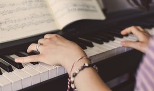 Talleres de creación sobre piezas de piano intermedio-avanzado